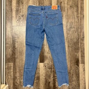 Levi 711 skinny jeans